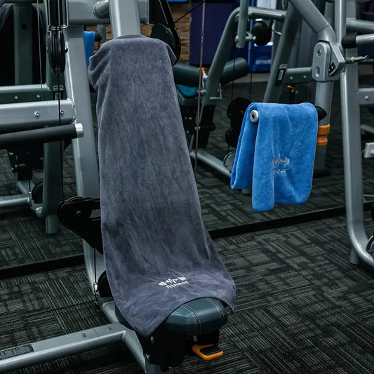 Super absorbent sports towel suitable for men and women -  quick dry, fitness towel with sleeve cover